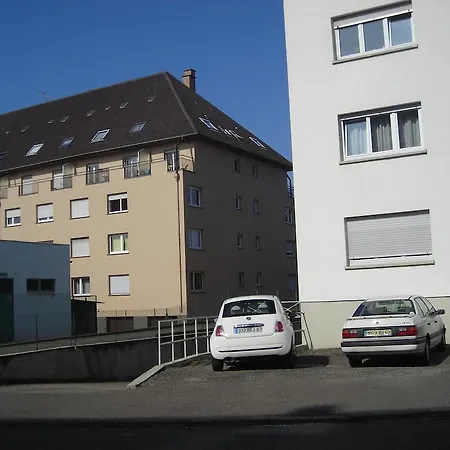 Le Sam アパート *