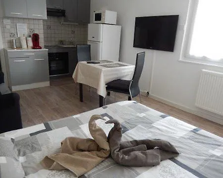 Le Sam Apartment *